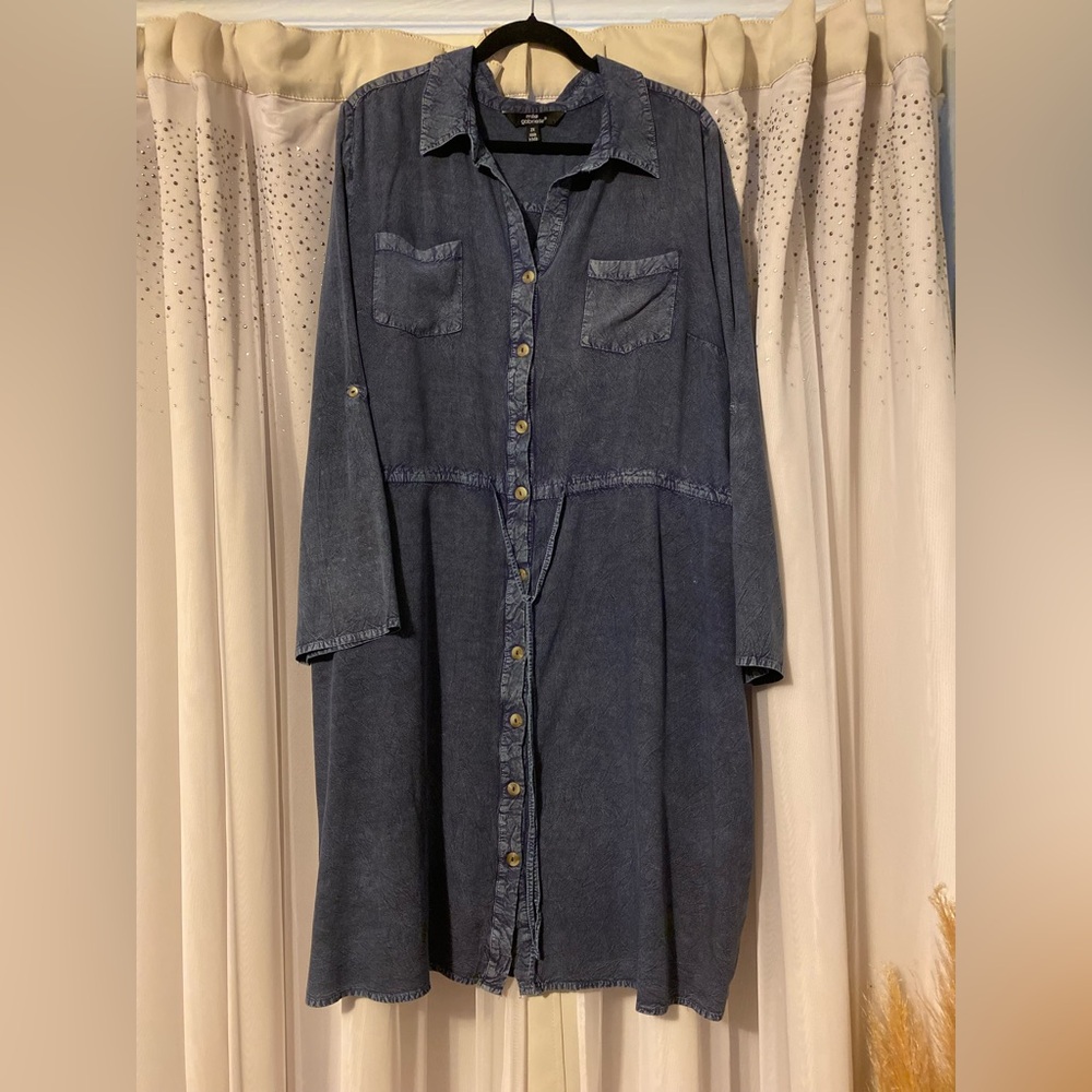 Brand- Mlle Gabrielle 
Size- 2X, PTP- 24”-26”, Length- 41”
Color- Blue